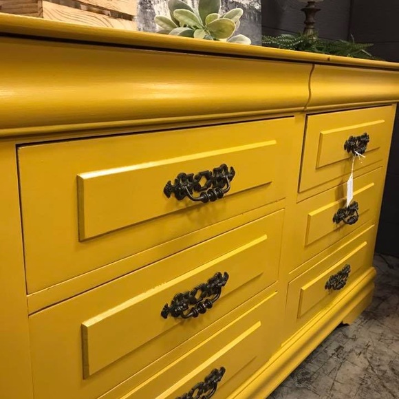 PINT Size- Plaster Paint Company (Chalky Style Paint) - Picture 5 of 8